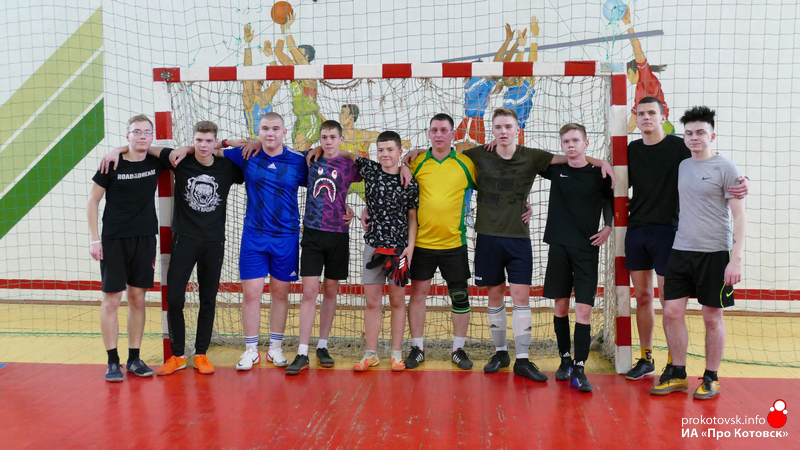 210425football4